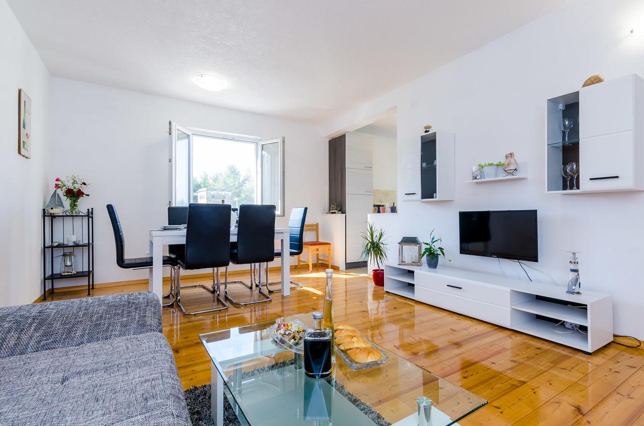 Apartment & Rooms Mazdin Banići 외부 사진